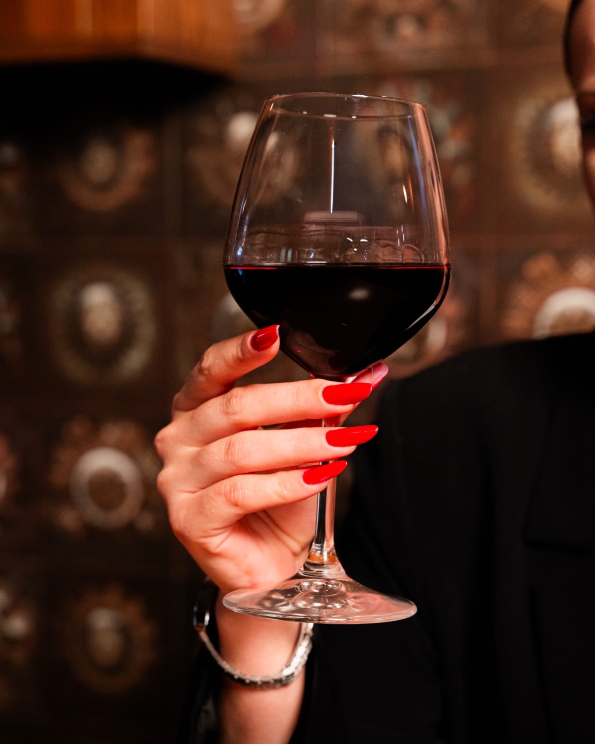 Calice di vino rosso della casa — Domas Steakhouse & Pub Torvaianica